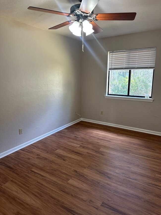 Building Photo - 1640 Willow Bend Way