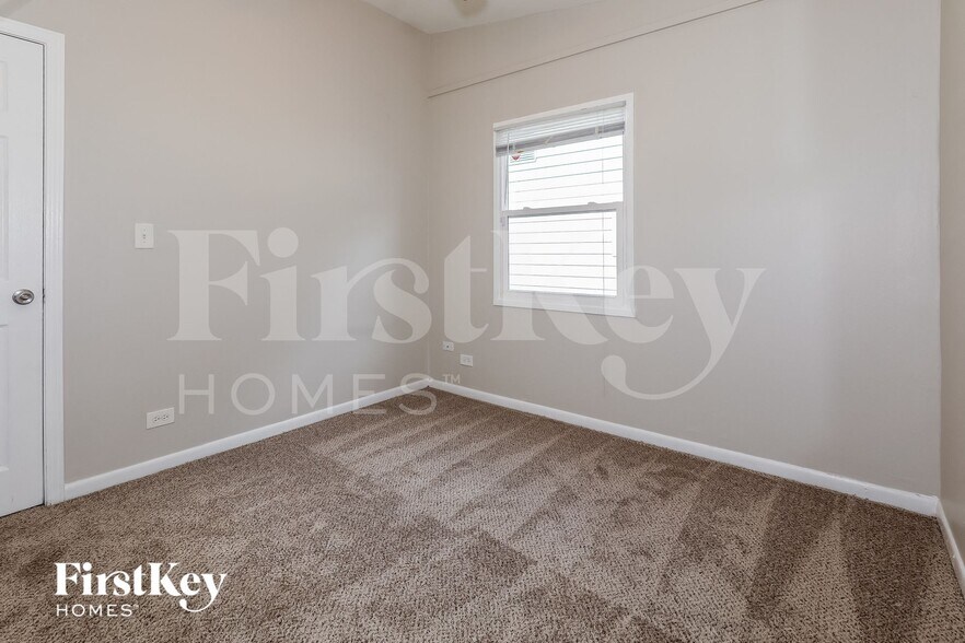 Building Photo - 16759 Artesian Ave