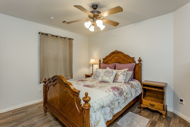 Building Photo - 24718 Cobble Canyon Ln