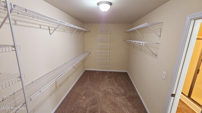 Building Photo - 714 Savannah Dr