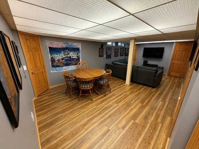 Building Photo - 2800 Lake Hollow Rd