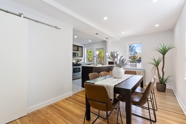 Building Photo - 521 Homewood Ave