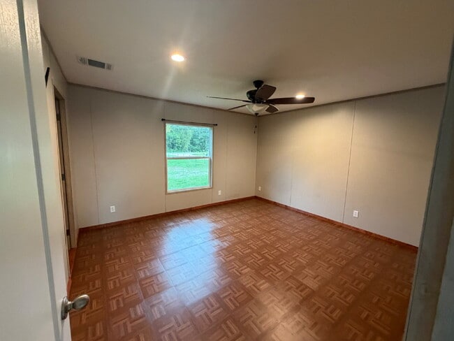 Building Photo - Mobile Home for Rent