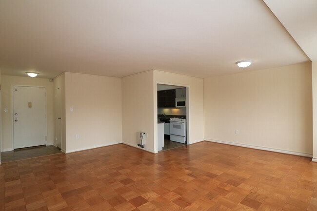 Building Photo - 2/2 Gem in Grosvenor Park!