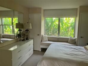 Building Photo - 561 Bayshore Dr