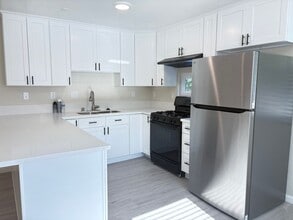Building Photo - 11555 Archwood St