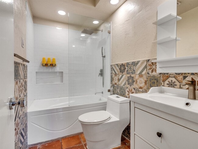 Building Photo - 22538 Market Square Ln