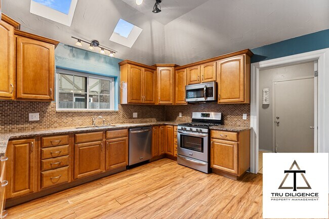 Building Photo - 1324 Concord Ln