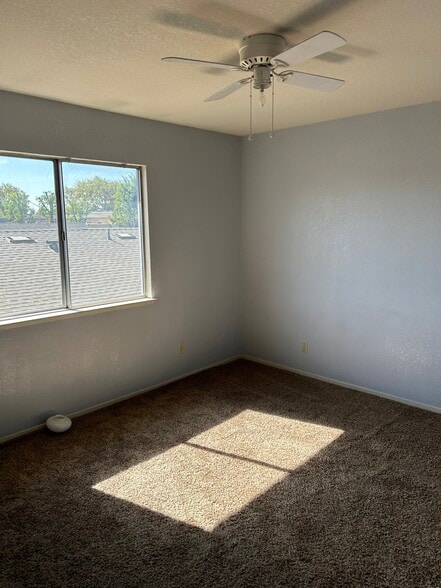 Building Photo - 1580 N Denair Ave