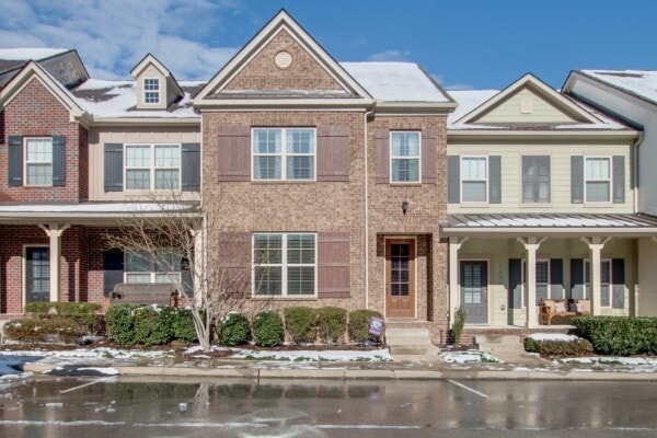 all brick & with front guest parking - 1632 Shadow Green Dr