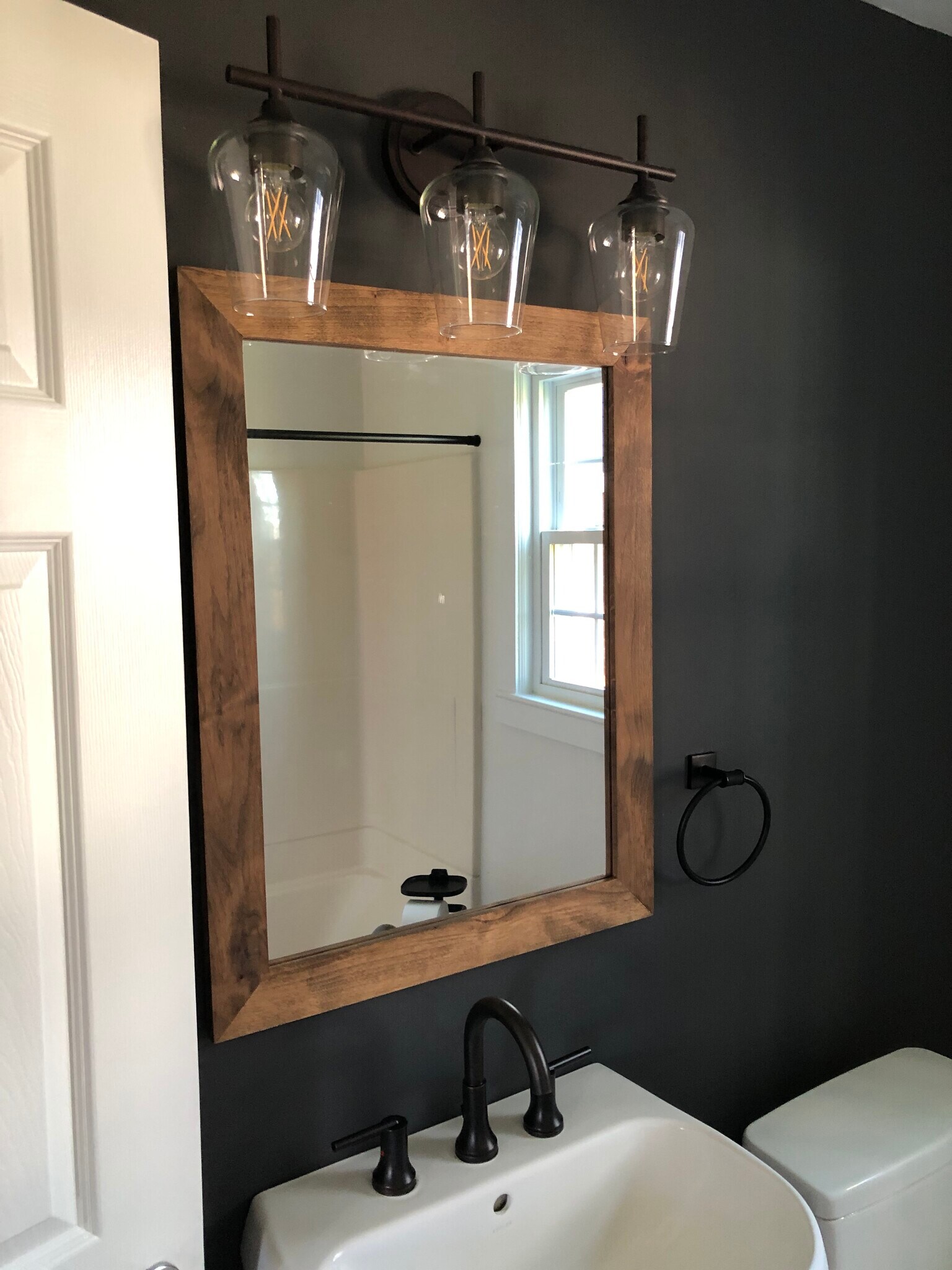 Building Photo - 208 S Main St.