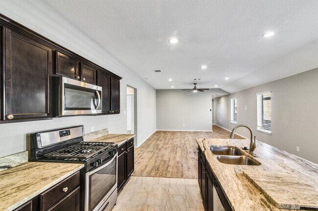 Building Photo - 16831 Silent Pines Ct