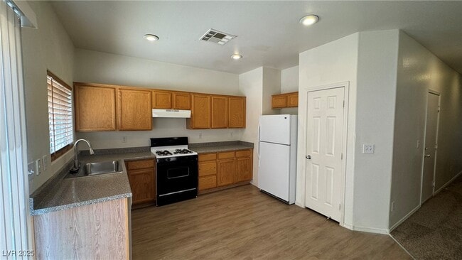 Building Photo - 10525 Blanca Peak Ave