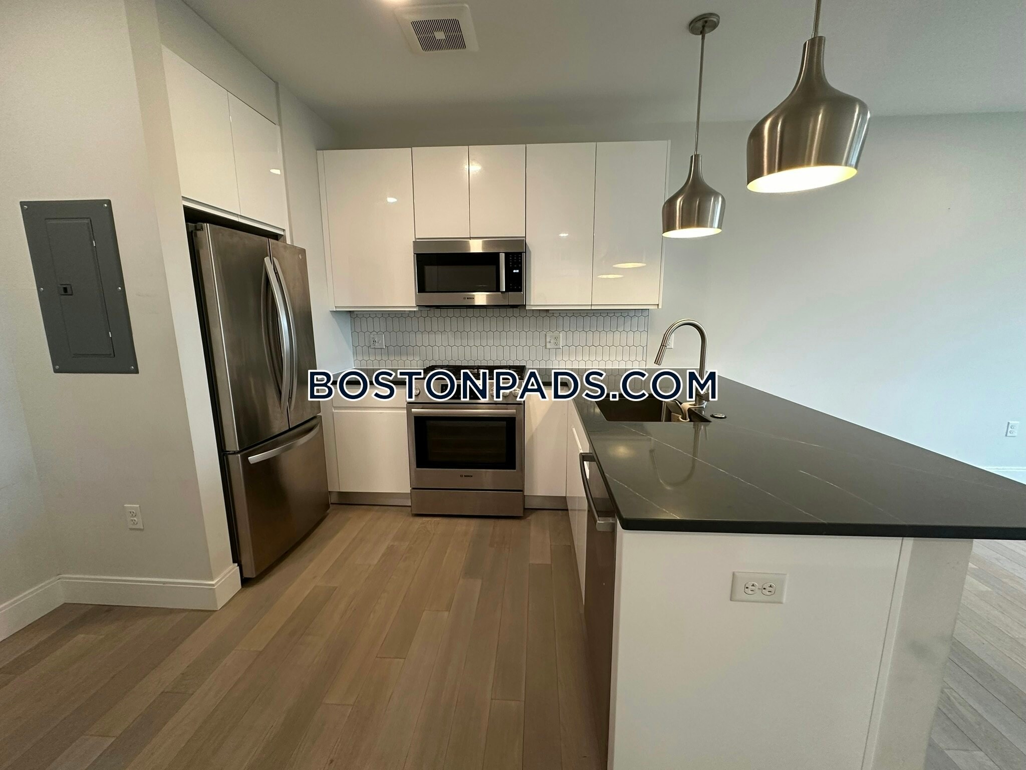 Building Photo - 152 Liverpool St