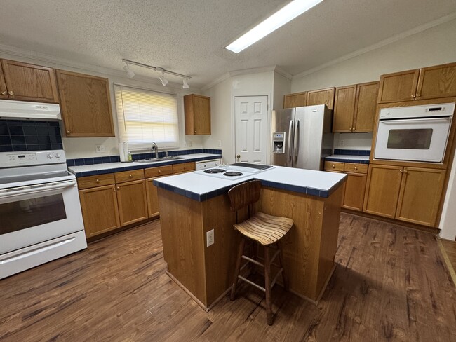 Building Photo - 477 Henrys Country Rd