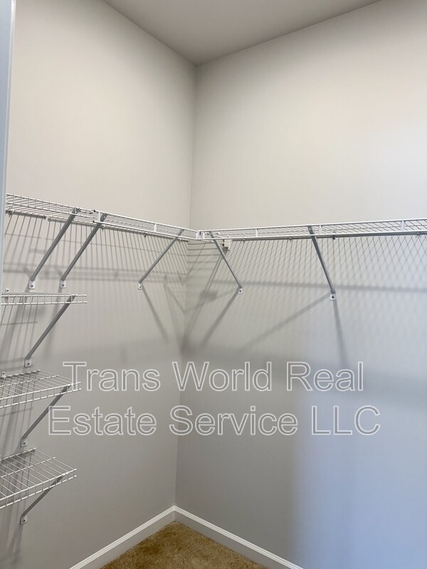 Building Photo - 2090 Ecoland Dr