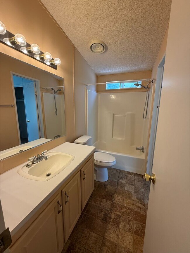 Building Photo - 3768 Western Dr