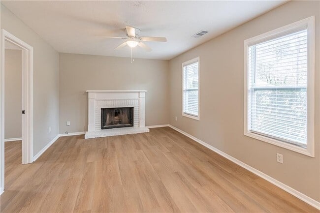 Building Photo - 210 Littlewick Way