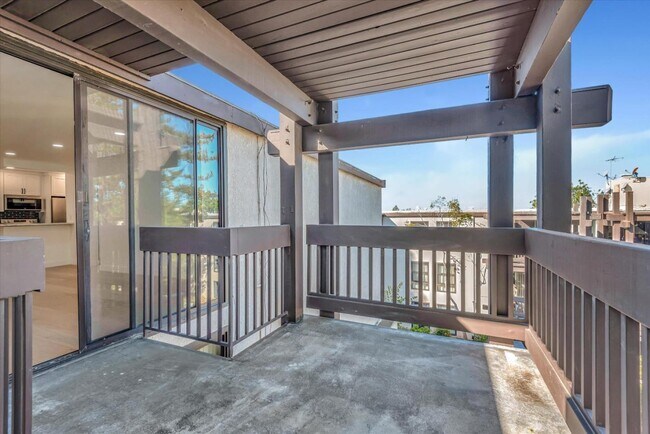 Building Photo - 8650 Gulana Ave