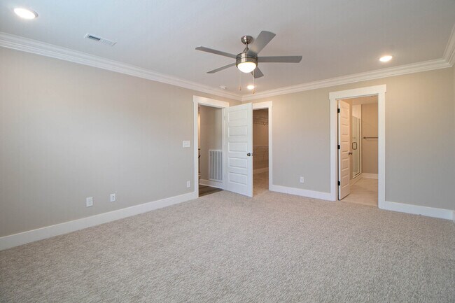 Building Photo - 166 Sango Dr