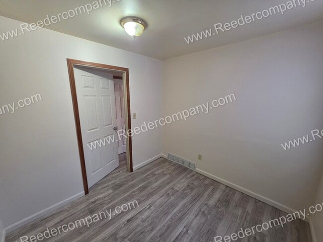 Building Photo - 203 142nd St