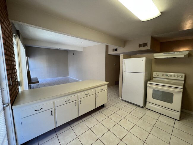 Building Photo - 1880 Caballero Way