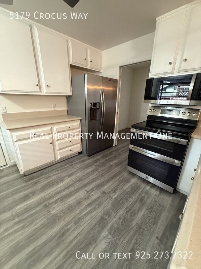 Building Photo - 5179 Crocus Way