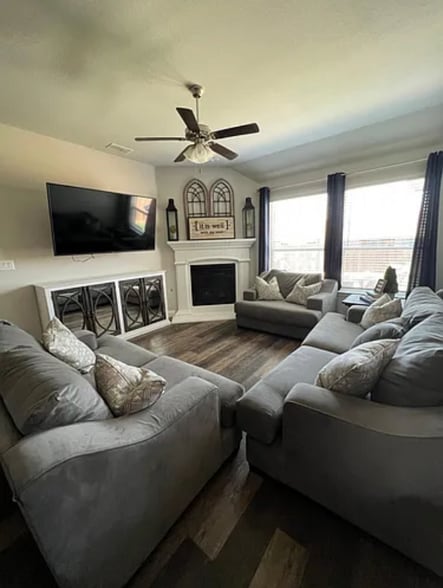 Building Photo - 14820 Complacent Way