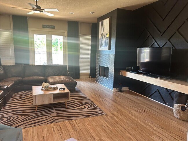 Building Photo - 30605 Chi Chi Dr