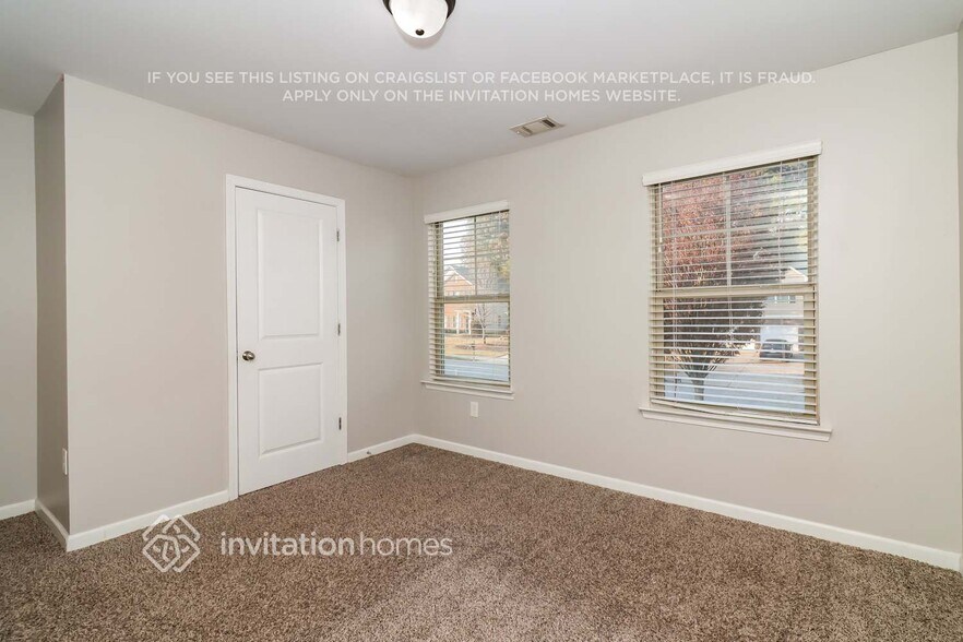 Building Photo - 3165 Franklin St