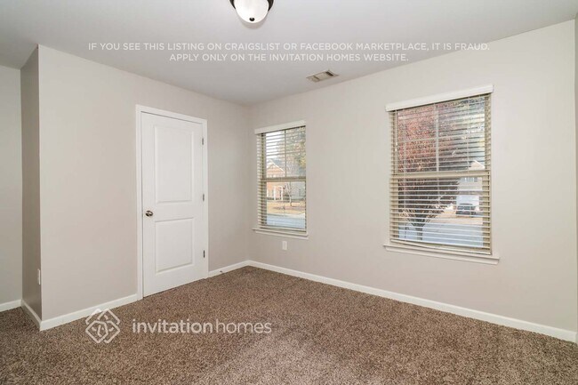 Building Photo - 3165 Franklin St