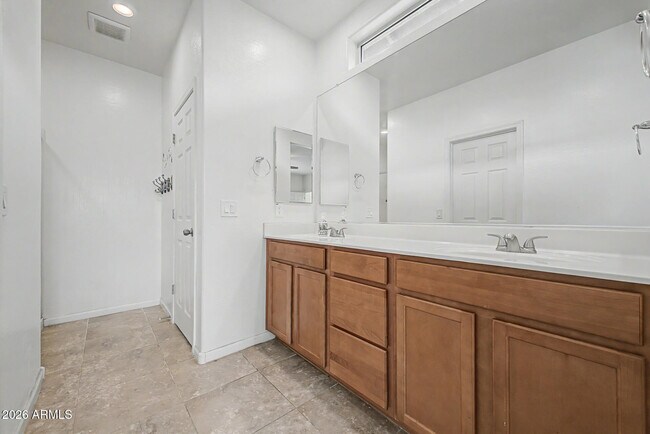 Building Photo - 3514 E Cowboy Cove Trail