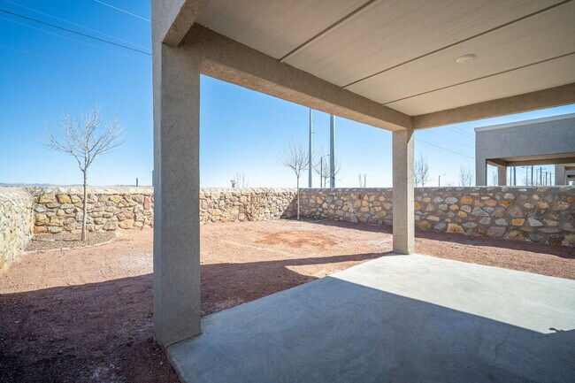 Building Photo - "Spacious 3-Bedroom Duplex with Granite Elegance in El Paso – 1469 Sq Ft of Modern Comfort!"