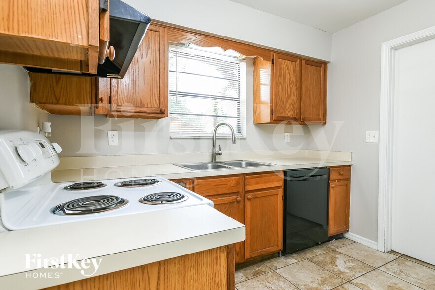 Building Photo - 3650 Willys Ave