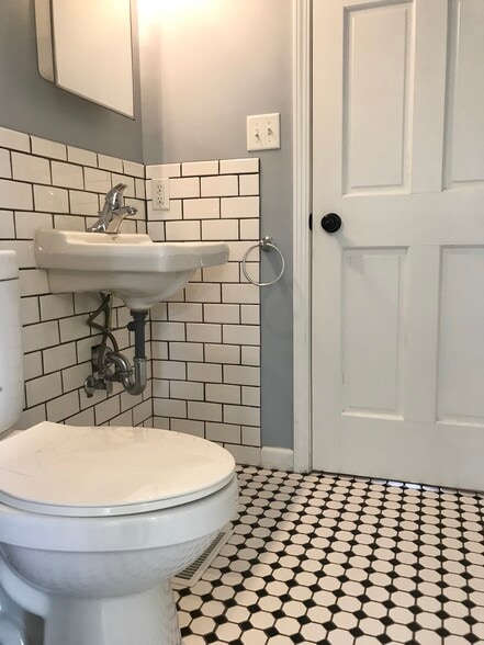 Primary Photo - 1522 S 4th St