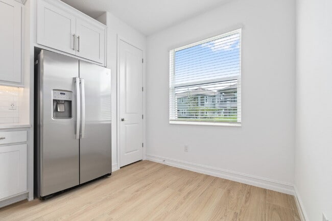 Building Photo - Estancia luxury 3-Bed Retreat in Wesley Ch...