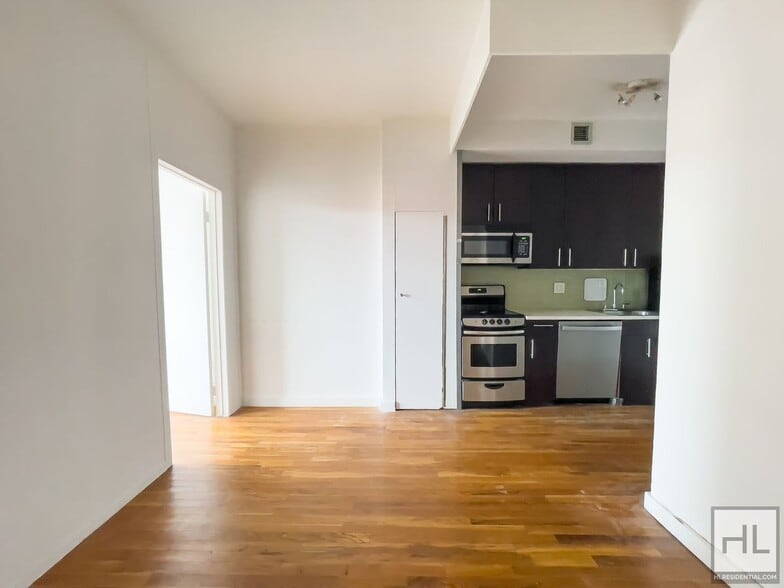 Building Photo - NOLL STREET / Spacious 2 Bed 1-Bath / No Fee