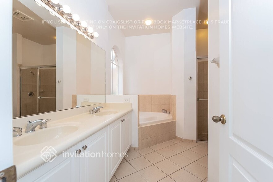 Building Photo - 16362 SW 50th Terrace