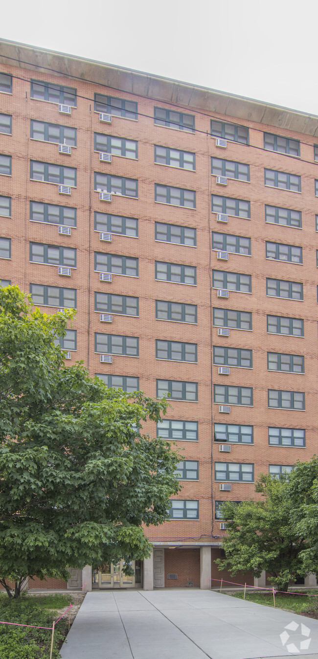 Building Photo - Armour Square