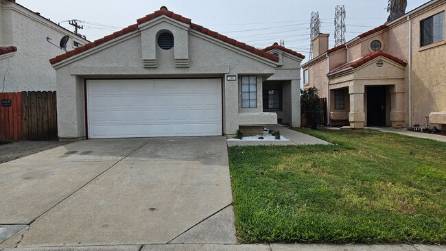 Primary Photo - 240 Case Dr