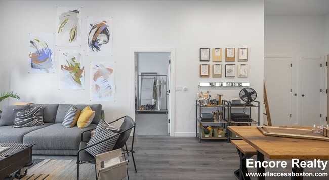 Building Photo - 144 Addison St