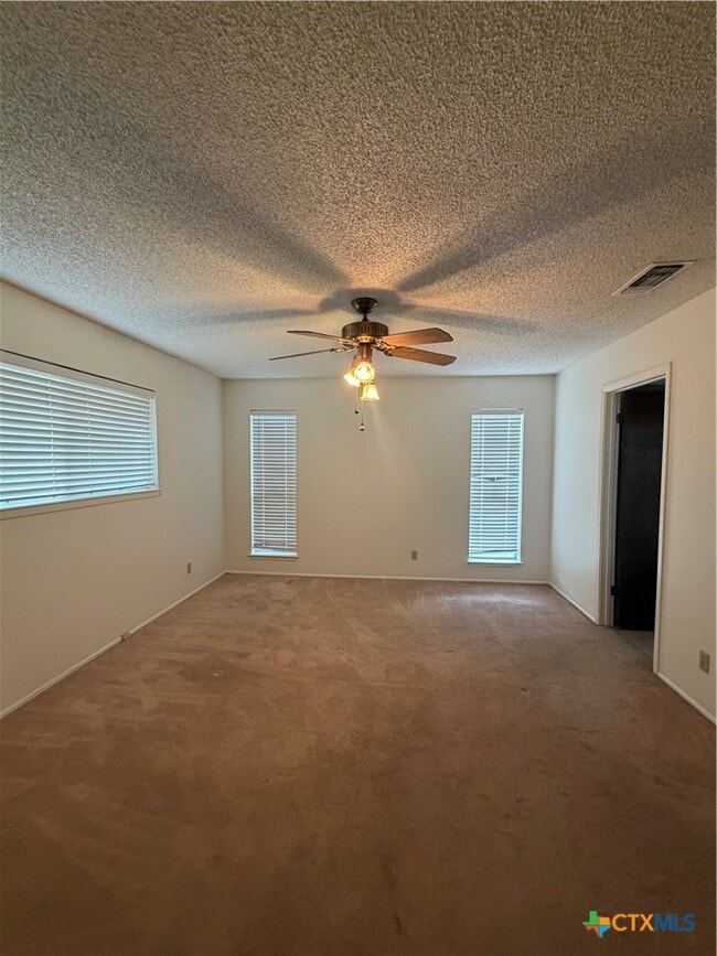 Building Photo - 1727 Redwood St