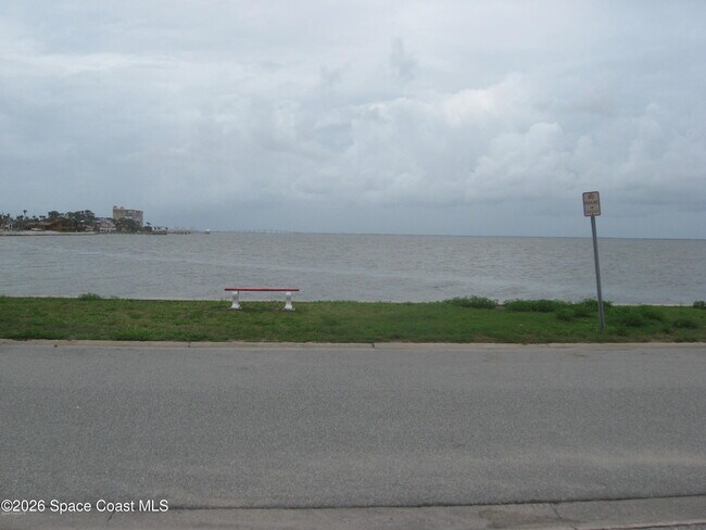 Building Photo - 190 E Olmstead Dr