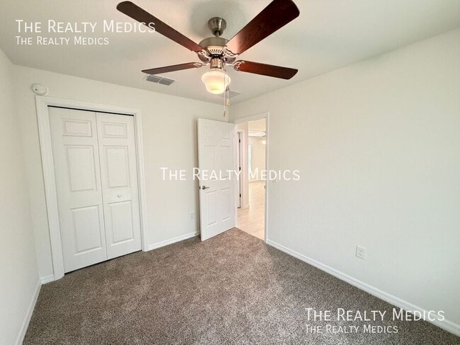 Building Photo - 61 Larch Run