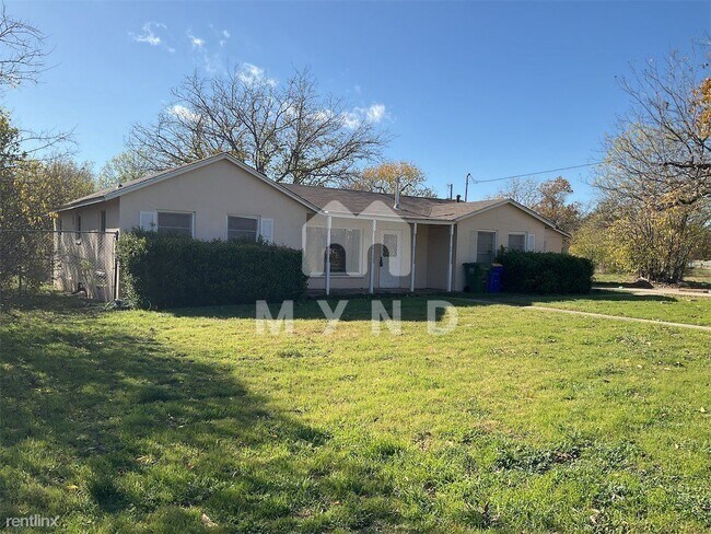 Primary Photo - 3 br, 1 bath House - 8425 W Melrose St