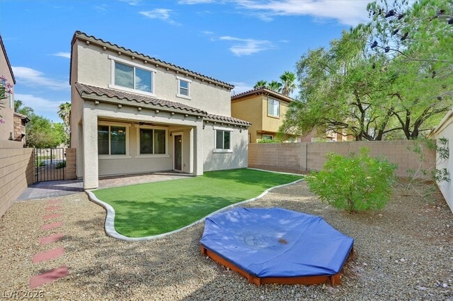 Building Photo - 719 Orchard Course Dr