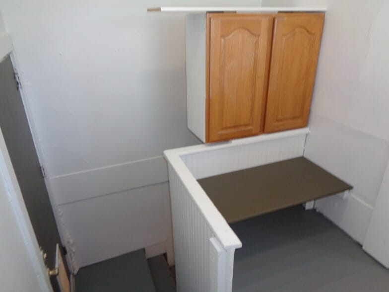 Building Photo - 403 E Emerson Ave