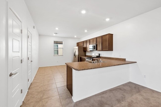 Building Photo - 6330 S Crescent Peak Dr