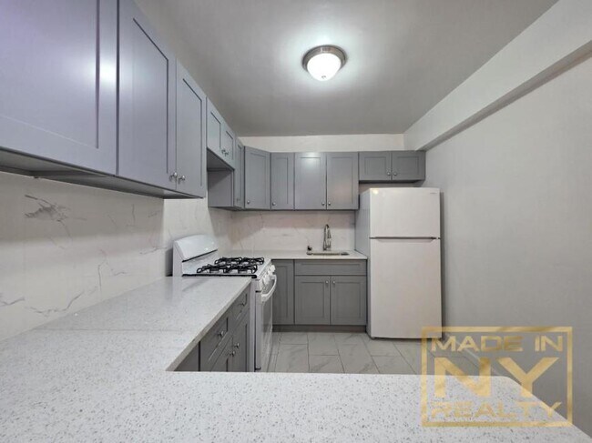 Primary Photo - 3 bedroom in KEW GARDENS NY 11415