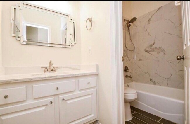 Building Photo - 12755 Mill Ridge Dr
